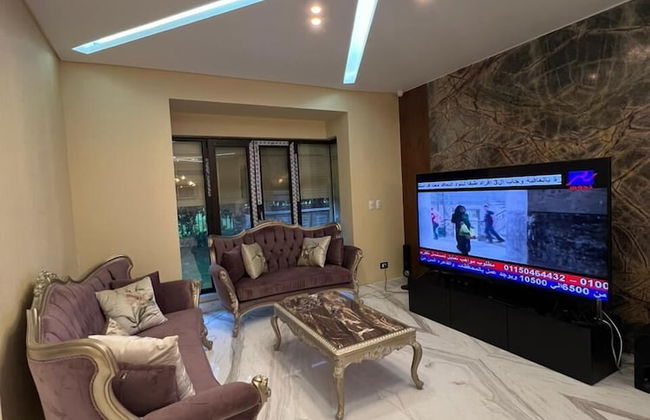 Villa In Beverly Hills With Garden - Photo 9