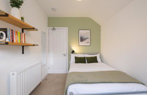 New Long Stays-4Bed-2Bath-Parking-By FabAccommodation - Foto 10