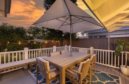 Luxe Backyard Oasis w/ Hot Tub Chic Design South Park Sanctuary - Foto 65