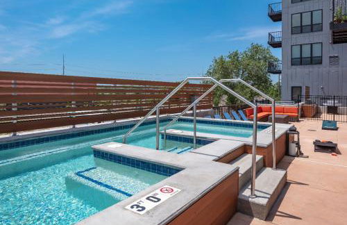 Dwntwn 1BR Haven - Hot Tub! - Foto 1