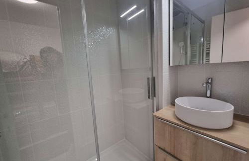 Charmant Studio Rénové 4 Pers, Balcon Sud, Proche Station - FR-1-393-156 - Foto 8