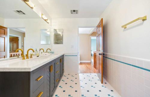 Beverly Hills 6BR Haven w Pool Hot Tub - Foto 64