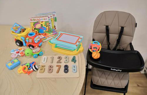 2 Masters, Newly renovated with new furnishings - 4BR 3BA - Photo 12