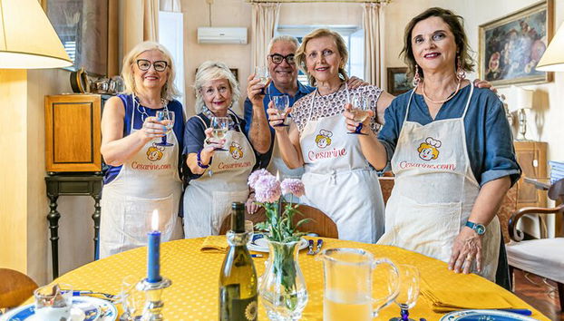 Tour a pie por Turín y clase de cocina tradicional con vino - Foto 3