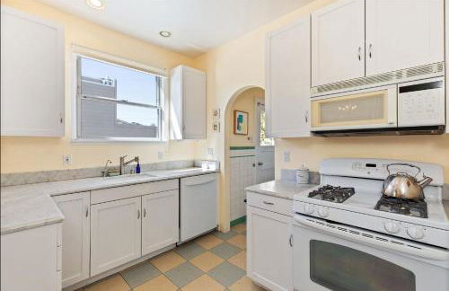 Lovely Noe Valley Condo w Light, View & Parking! - Foto 47