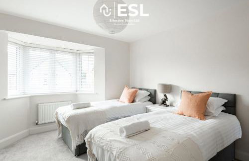 Large Modern 4 Bedroom House in Uttoxeter, Near Alton Towers, Great for Families - Foto 22