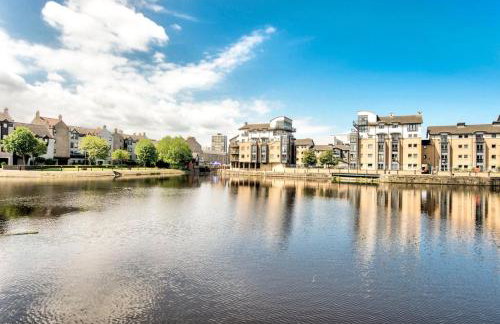 GuestReady - Stylish Apt w/ Parking near Edinburgh - Foto 40