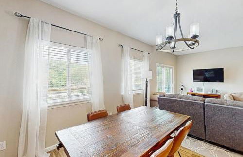 Fun on the Cove! Home with Dock and Foosball - Foto 9