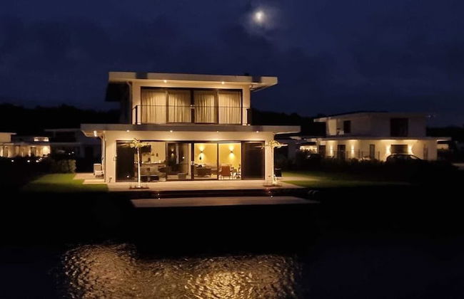 Waterfront Villa, Forest & Golf Club - Photo 45