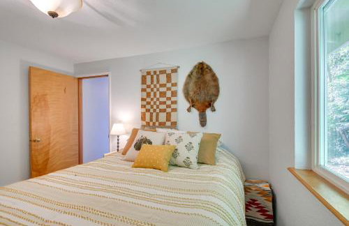 Hoodsport Vacation Rental w/ Deck & Canal Views! - Foto 18