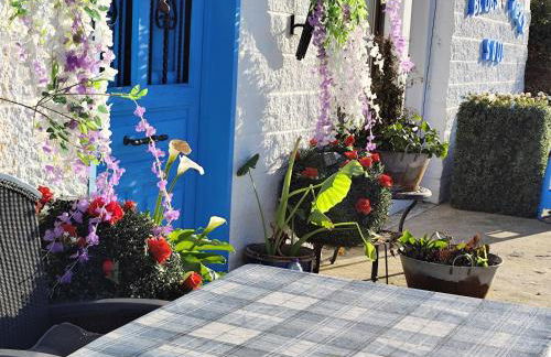 Andalusian Pool Parties Music & Magic - Photo 11