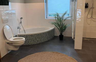 Güden Pearl Bhaven Deck 6 ,Exklusive große Wohnung,Hochwertige Ausstattung,Privatparkplatz & Carport,Großer Garten mit Gartenhaus,Langzeitaufenthalt - Foto 55