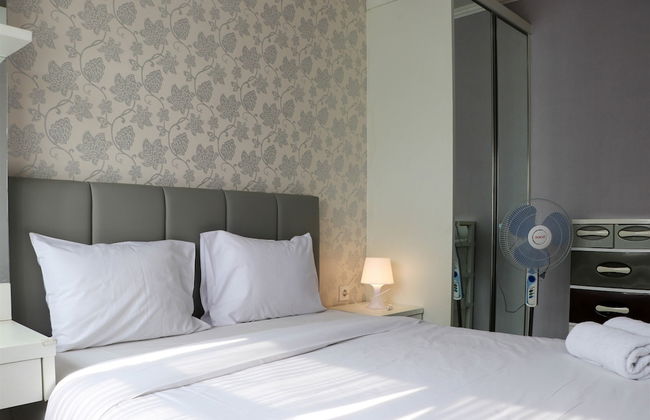 Minimalist And Warm 1Br Signature Park Grande Apartment - Photo 1