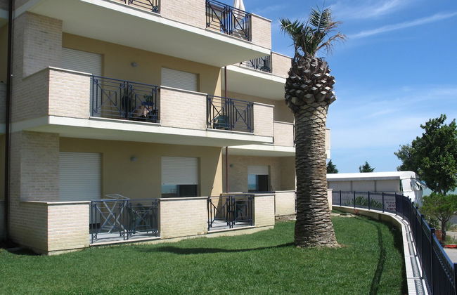 Green Bay Village - Photo 17