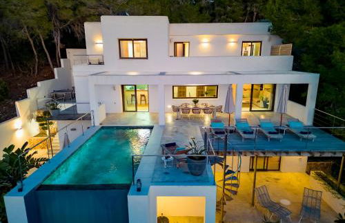 Modern Villa with Seaviews Sleeps 14 - Foto 51