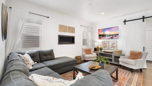 Steps from River & Old Town - Hot Tub & King Bed - Foto 2