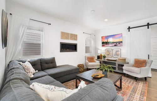 Steps from River & Old Town - Hot Tub & King Bed - Foto 2