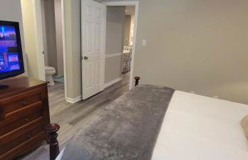 Studio 409 Spring Lake - Fayetteville Near Fort Brag - Accessible 1st Floor with Self Check-in and Premium Wifi - Foto 13