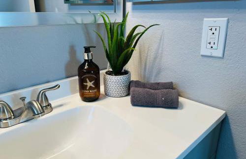 4BR Family Home, Private Pool & BBQ, Near Strip - Foto 6