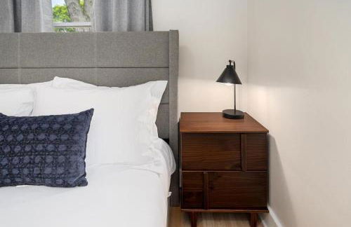 Cozy Mid Century Oasis with 2 KING beds - Foto 40