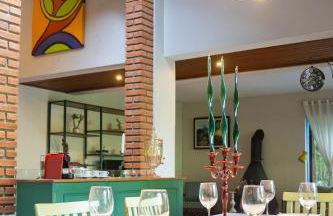 Casa espaçosa com piscina ampla e churrasqueira perto de São Paulo - Foto 25