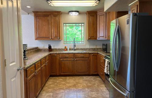 Lakefront Oasis with Private Boat Dock on Lake Palestine - Foto 13