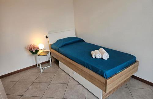 GARDA UN PO' Pool and Lake - Foto 14