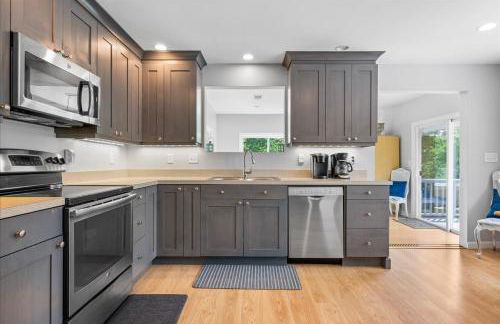 Exceptional Contemporary Retreat with 4 King Beds in Mystic CT - Foto 13