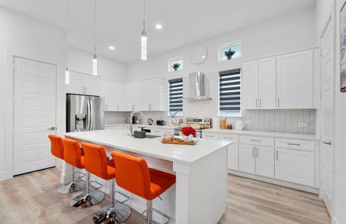 Modern 2BR l Pet-Friendly l Private Baths - Foto 10