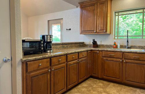 Lakefront Oasis with Private Boat Dock on Lake Palestine - Foto 37