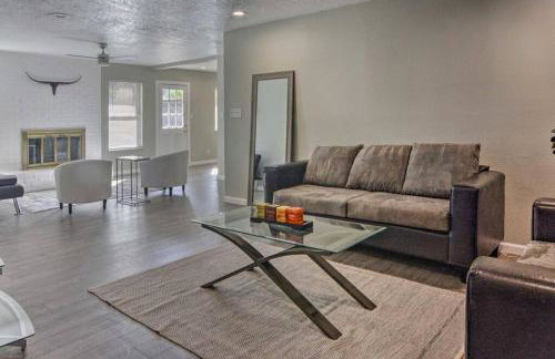 Modern Mountainside House - Photo 14