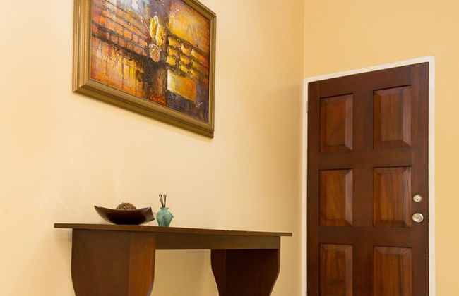 New Kingston Guest Apartment at Westbury - Foto 2