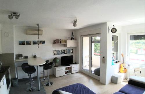 Theos atelier SELF CHECK IN APARTMENT w Free Private Parking - Foto 5