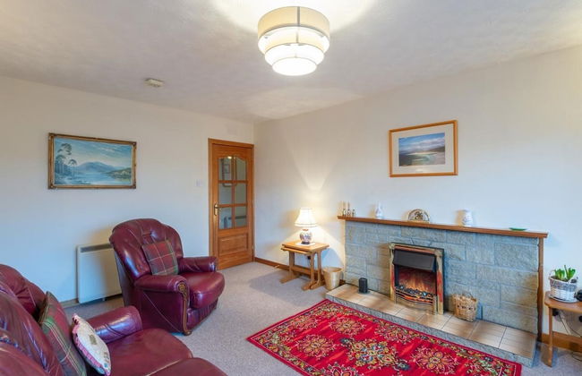 2 Bed Home With Private Garden in the Highlands - Foto 9