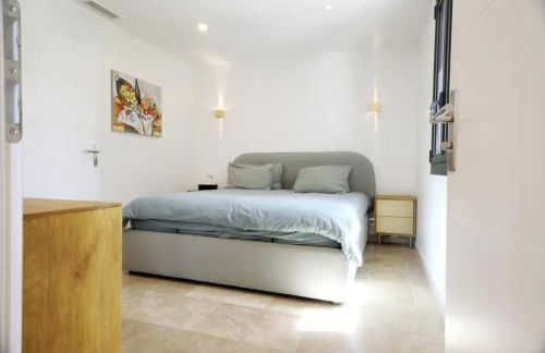 VILLA SAINTE BAUME Piscine Jacuzzi tout confort - Photo 34