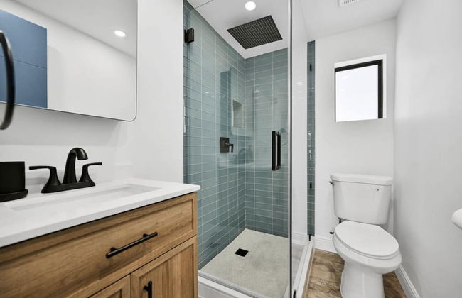 Stunning 3 Bd Pool House w Enchanting Water Views - Foto 8