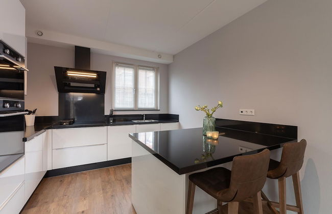 Beautiful Holiday Home With a Whirlpool - Photo 14