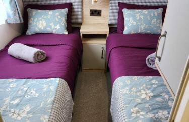 luxury new 3 bed caravan with stunning sea view on private beach in Thorness bay - Foto 51