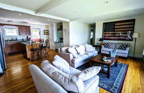 Oceanfront Jellison Beach House - Photo 25