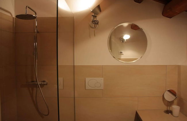 Modern Farmhouse in Pagnano Italy Near Forest - Photo 11