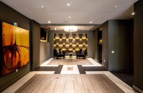 Elegant 2BR w Resort Pool and Lounge Areas 3 - Photo 2