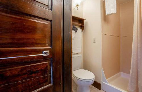 Charming Room in Historic BnB with Parking - Rm 5 - Foto 9