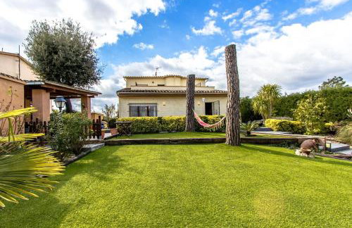 Catalunya Casas Unique Costa Brava Abode with train access to BCN - Foto 6