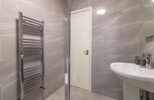 Comfortable 2BR Home 4 Beds Great for Small Groups - Foto 49