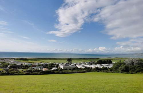 Hiking in Snowdonia? Sea, beach and mountains view - Photo 85