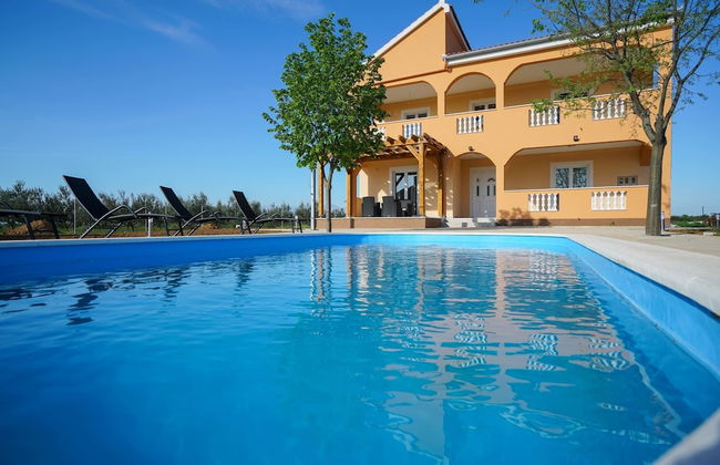 Holiday Home in Prkos With Private Pool - Foto 28