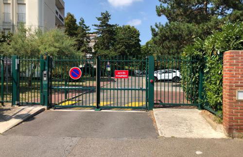 ChezClervie Nanterre City Paris La Défense Arena - Foto 28