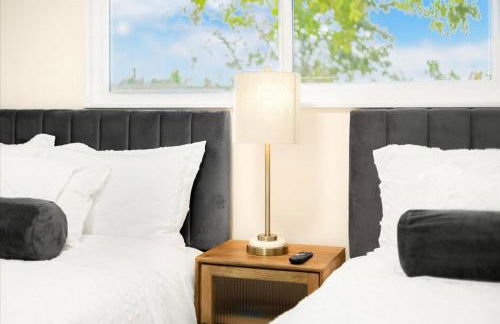 Luxurious Newly Remodeled 4 Bedroom Home with Large Backyard near Disneyland - Foto 9