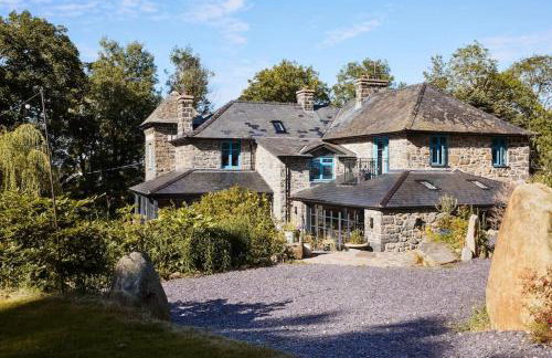 Ty Pandy Eclectic Luxury Family cottage Sleeps 8 adults and 2 children - Photo 24