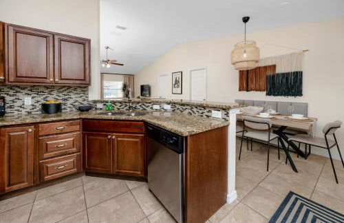 NEW! Safari Breeze - Professionally Decorated Home by Busch Gardens & USF - Foto 26